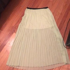 Beautiful green skirt!!!